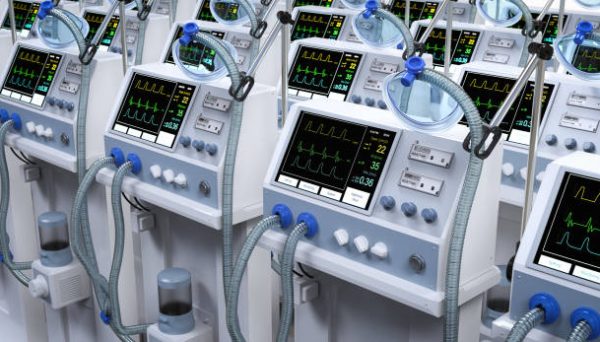 3d rendering group of ventilator machines in hospital